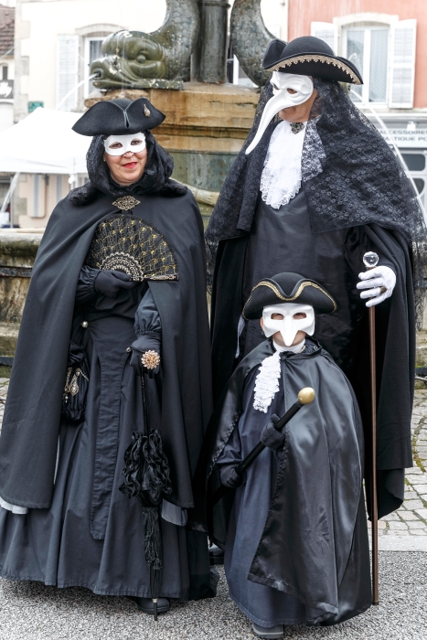 18/03/2017-Remiremont(Vosges)-Carnaval vénitien --> Devant la fo
