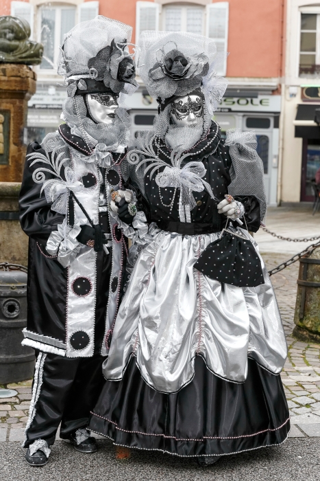 18/03/2017-Remiremont(Vosges)-Carnaval vénitien --> Devant la fo