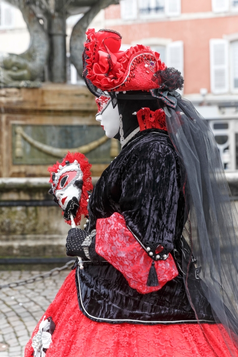 18/03/2017-Remiremont(Vosges)-Carnaval vénitien --> Devant la fo