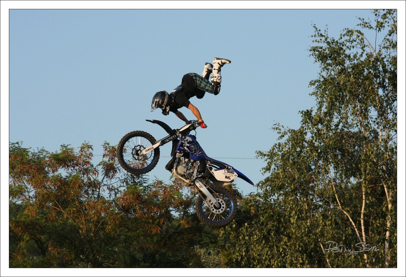 200908motoCross-0011-p4 br lc